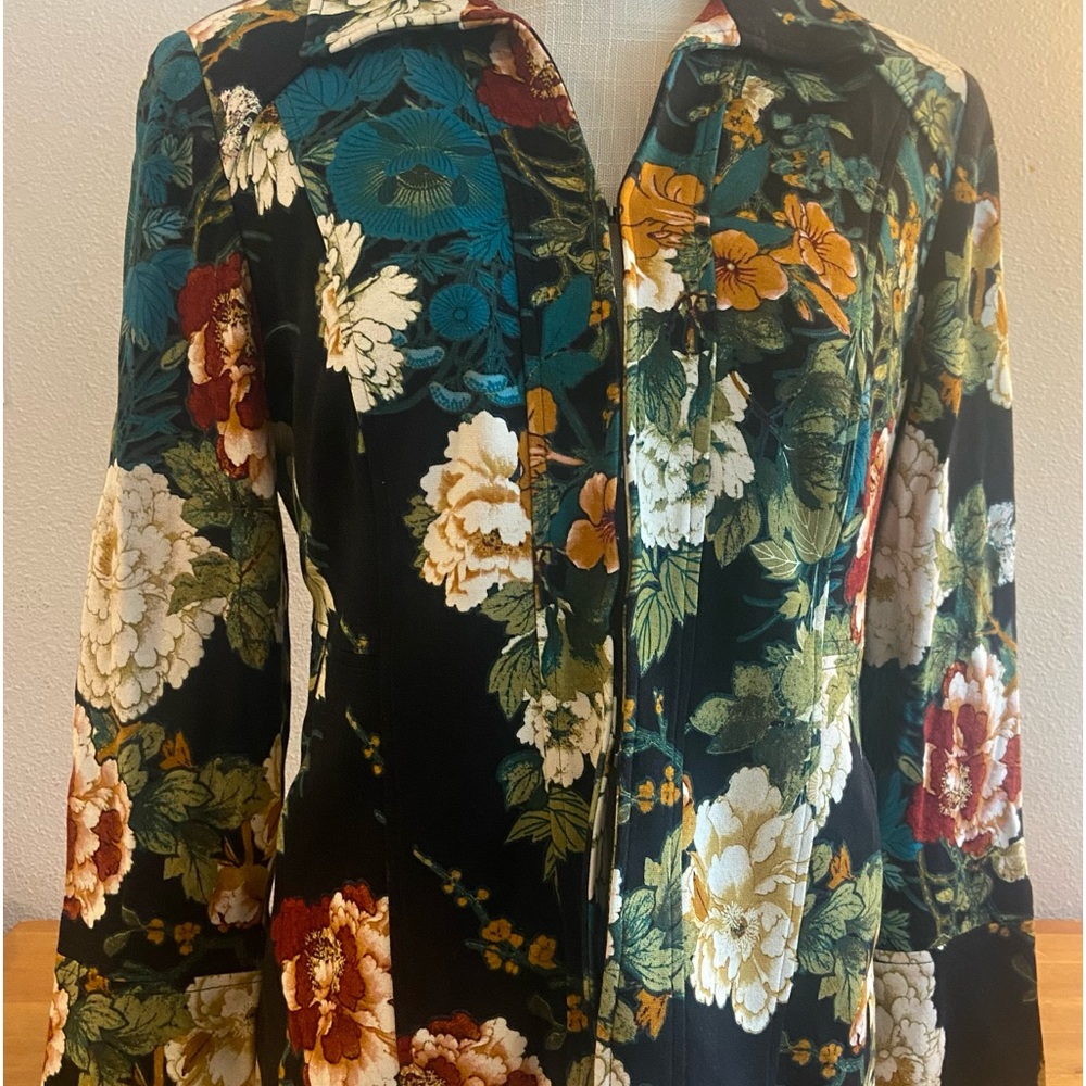 Chico’s Size 4-6 Petit, Colorful floral jacket